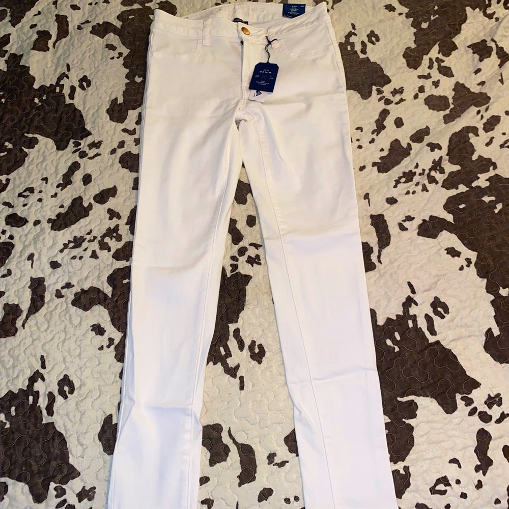 White American eagle jeans